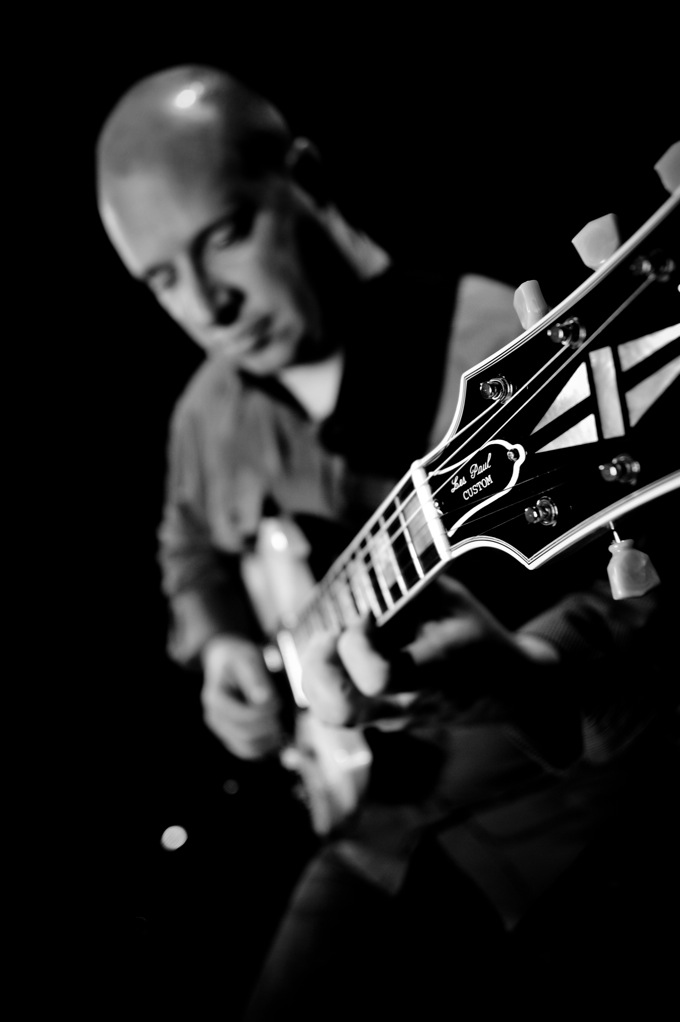 close-up of a gibson guitar headstock