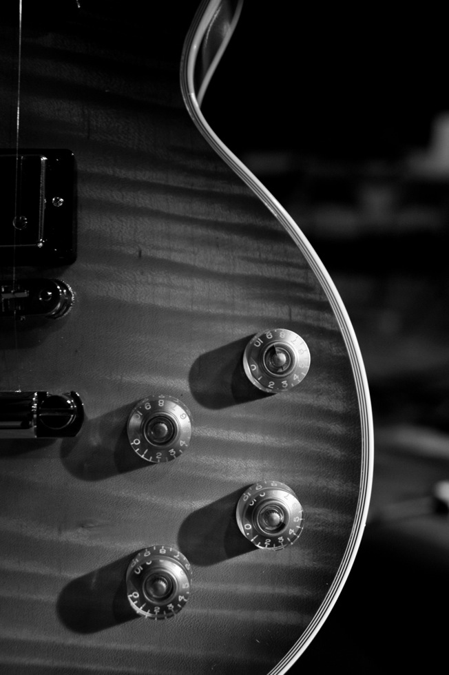 close up of a gibson