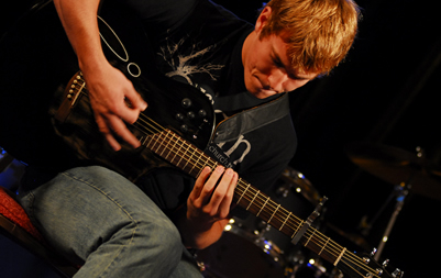 Gibson's Learn and Master Guitar Student Playing